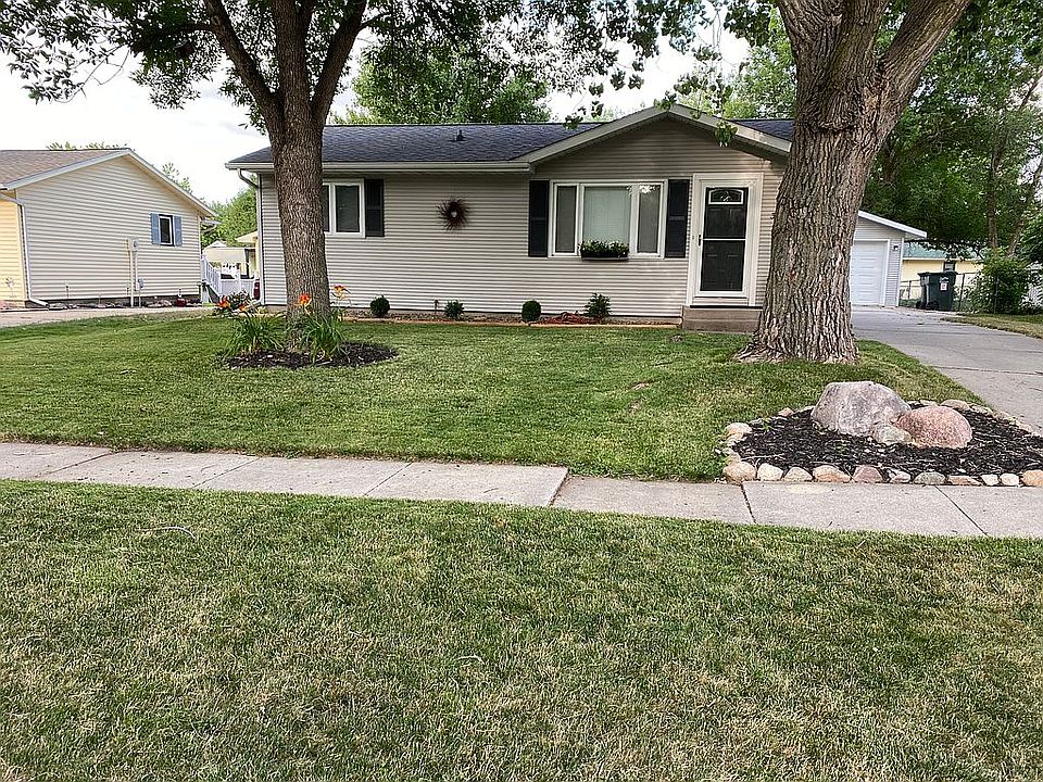 1st image of 3826 Minnetonka Ave