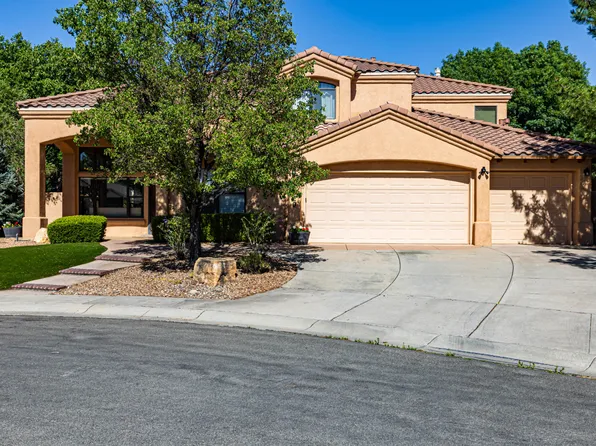 8920 Vallejo Pl NE, Albuquerque, NM 87122