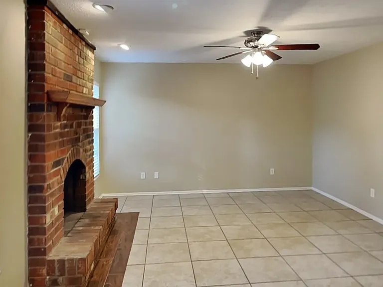 2330 Windsor Oaks Ave — Photo 13