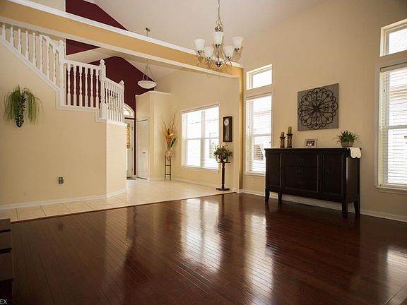 4th image of 9548 Scottsdale Dr
