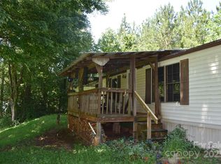 8 Wayne Hyatt Dr, Marion, NC 28752