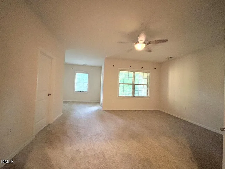 403 Daylin Dr — Photo 32