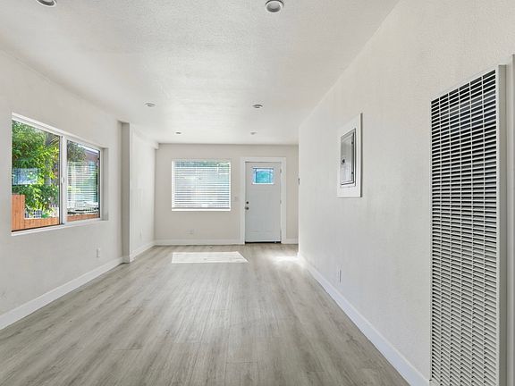 2nd image of 165 W 75th St