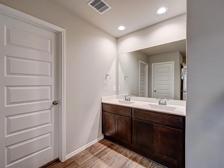 1710 Goose Island Ln — Photo 42