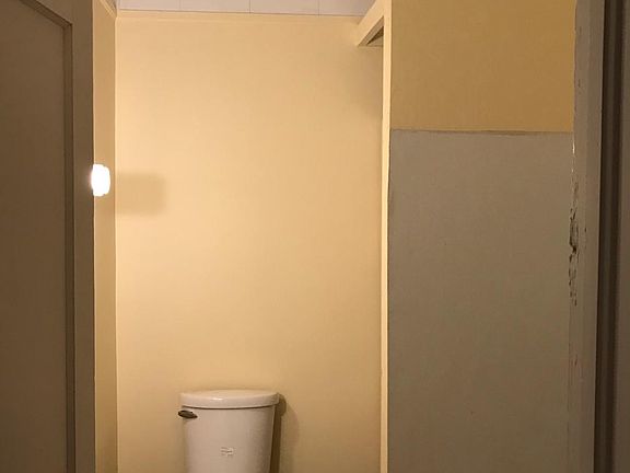 5th image of 234 Frank St #234