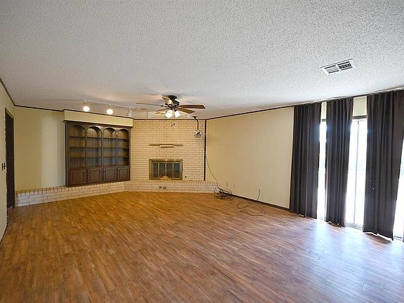 4th image of 2816 N Crescent Dr