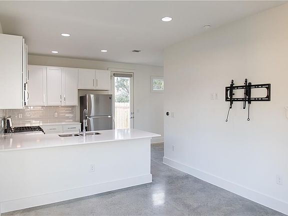 5th image of 3415 Dalton St Unit B