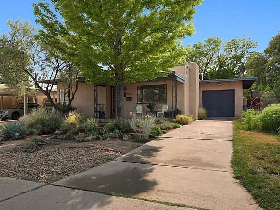 3rd image of 1522 Hermosa Dr NE