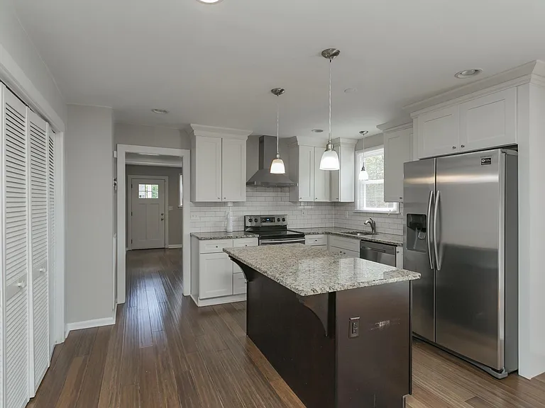 2308 Osage St — Photo 4
