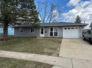 515 Rambler Ln, Streamwood, IL 60107