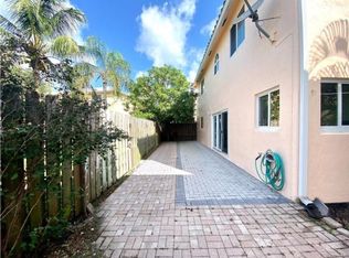 5511 NW 42nd Ln, Pompano Beach, FL 33073