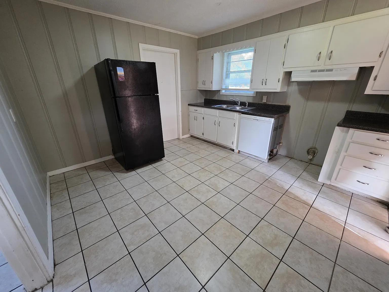 1706 Hatley Rd — Photo 4