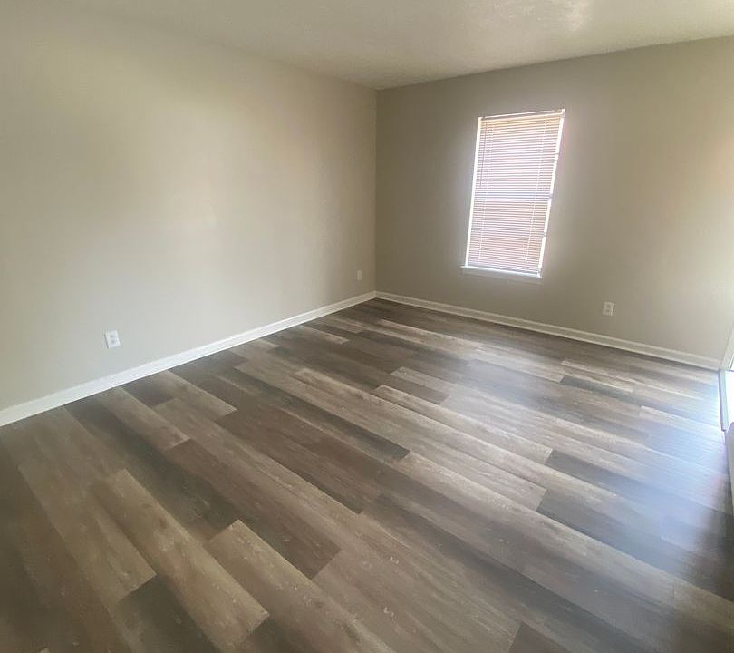 1st image of 1220 Louisville St #15