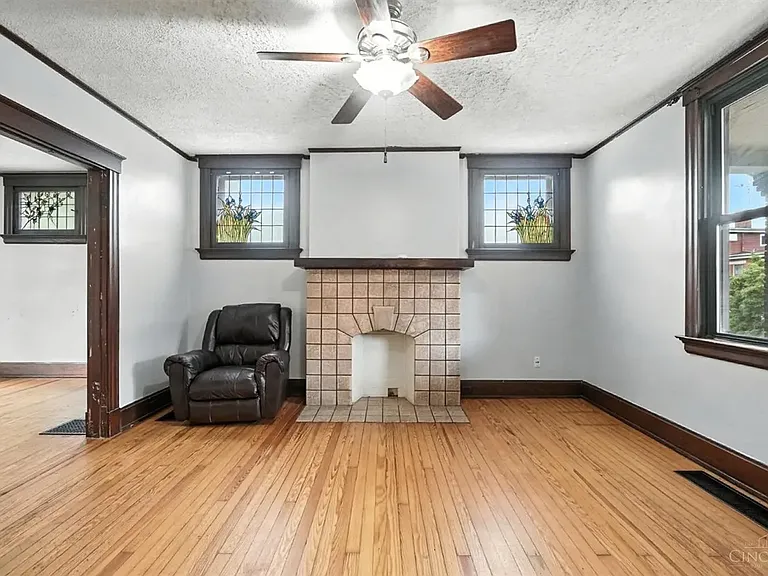 348 Volkert St — Photo 7