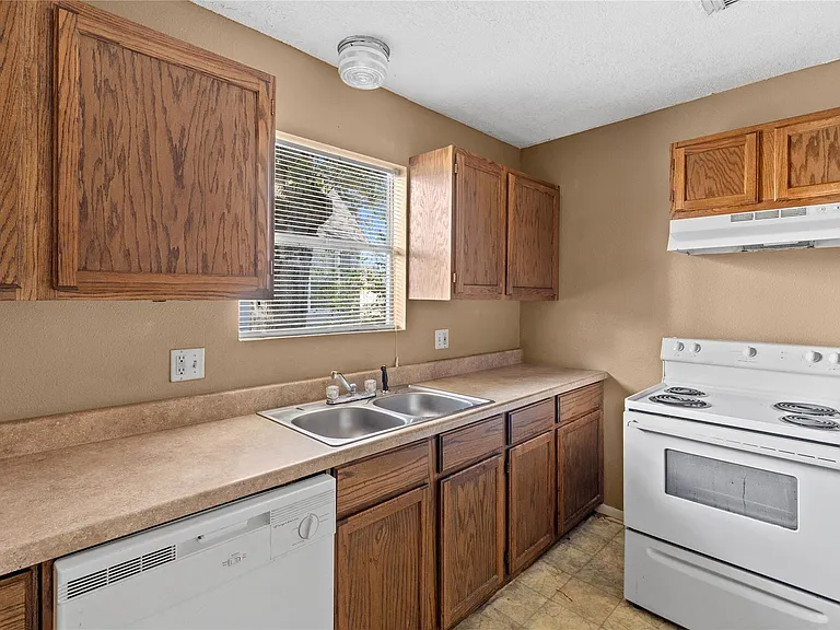 2200 Peach Ave #3 — Photo 7