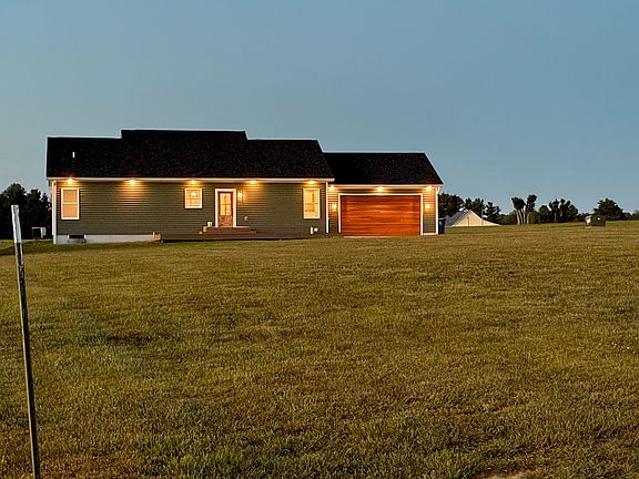 2nd image of 575 Jericho Rd