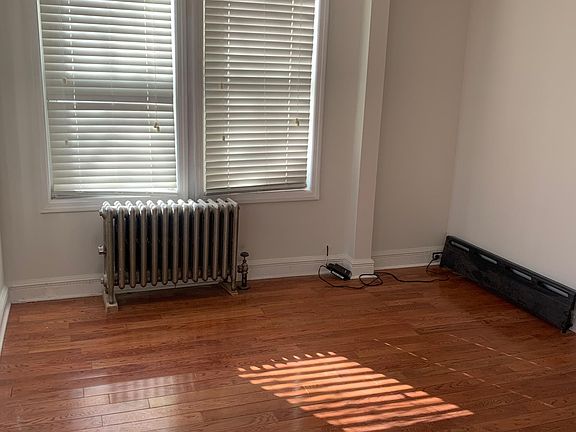 2nd image of 89-41 Gettysburg St #1