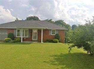 33 Manor Rd, Donora, PA 15033