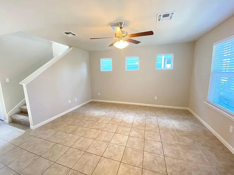 1010 Sand Post Pl — Photo 4