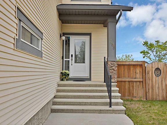 4th image of 799 S New Brighton Dr SE