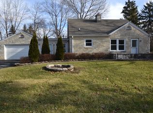 1430 Woodside Ln, Elm Grove, WI