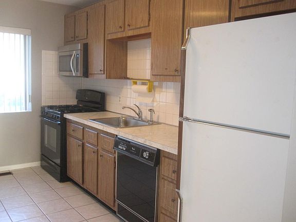 5th image of 33 Bayberry Dr APT 2