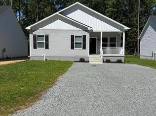 175 Wildwood Rd, Colonial Beach, VA 22443