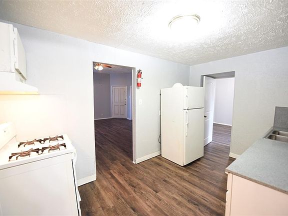 5th image of 801 N Lancaster Ave APT 5