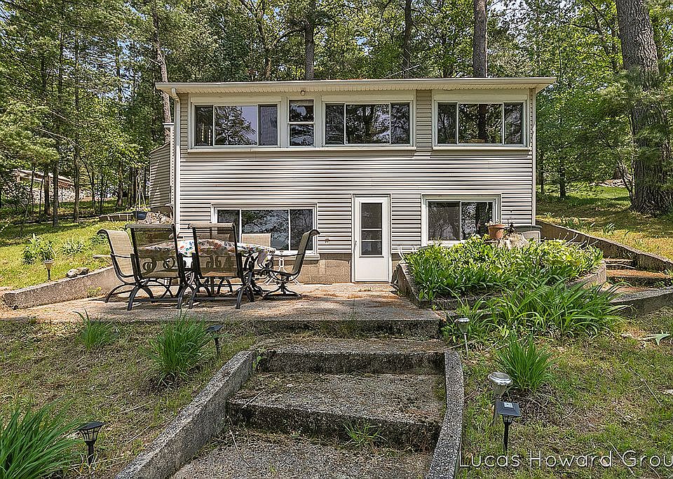 2nd image of 16527 Findley Dr NE