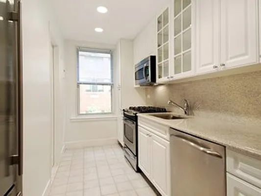 Sold by Corcoran | media 8