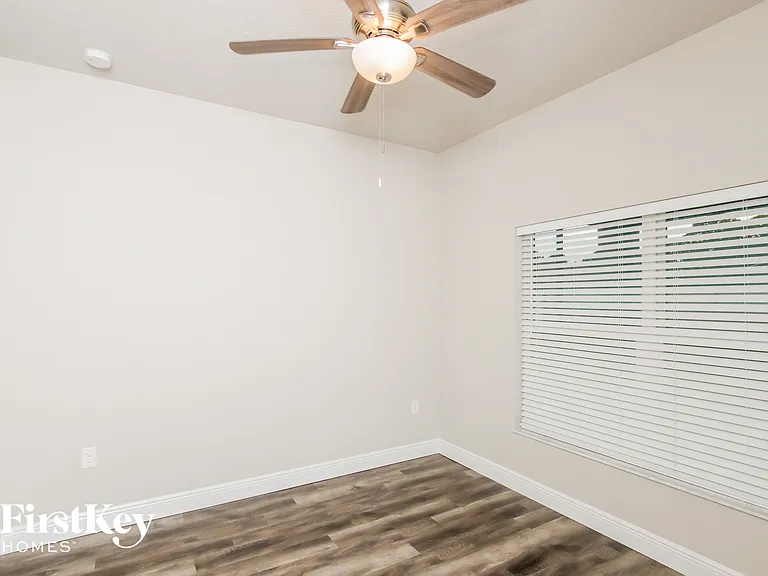 926 Braganza Ave SE — Photo 11