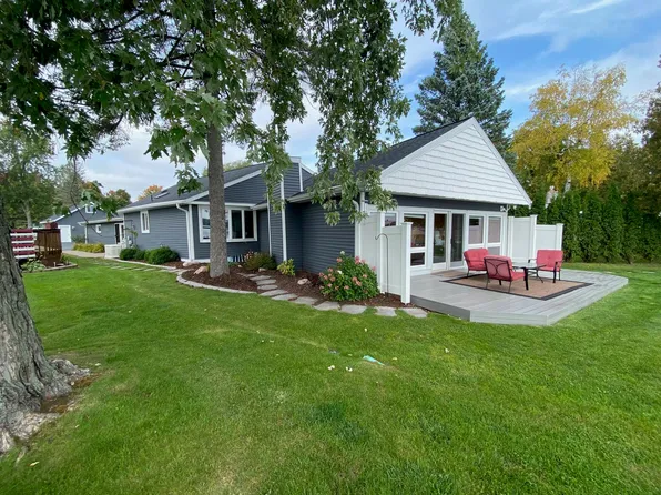 9538 Holt Park Rd, Suring, WI 54174