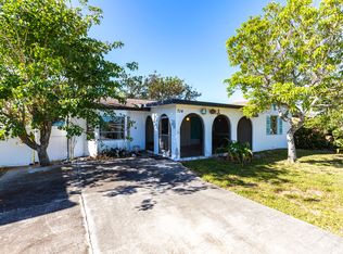 714 94th Ave N, Naples, FL 34108