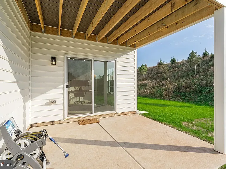 350 Flintrock Ct — Photo 5