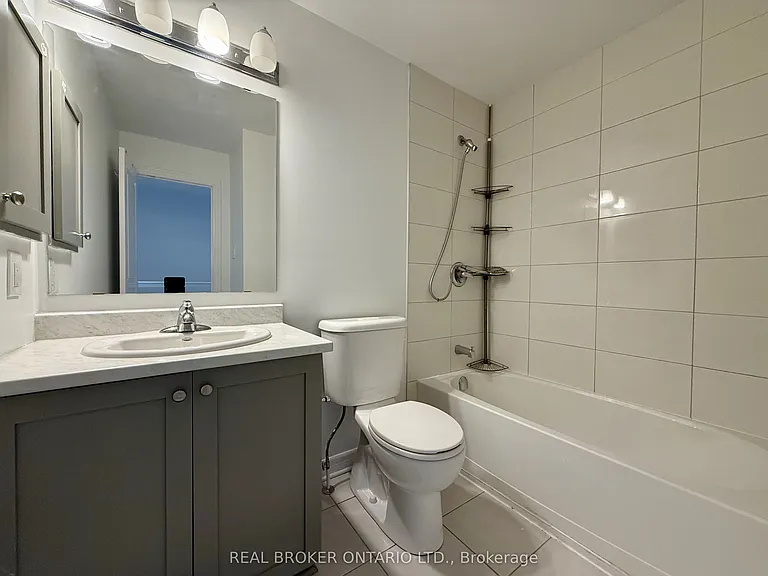 66 Fallengale Cres — Photo 22
