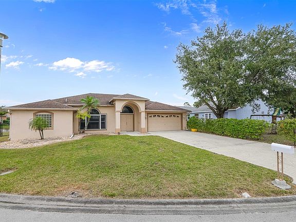 3rd image of 243 Malibu Circle