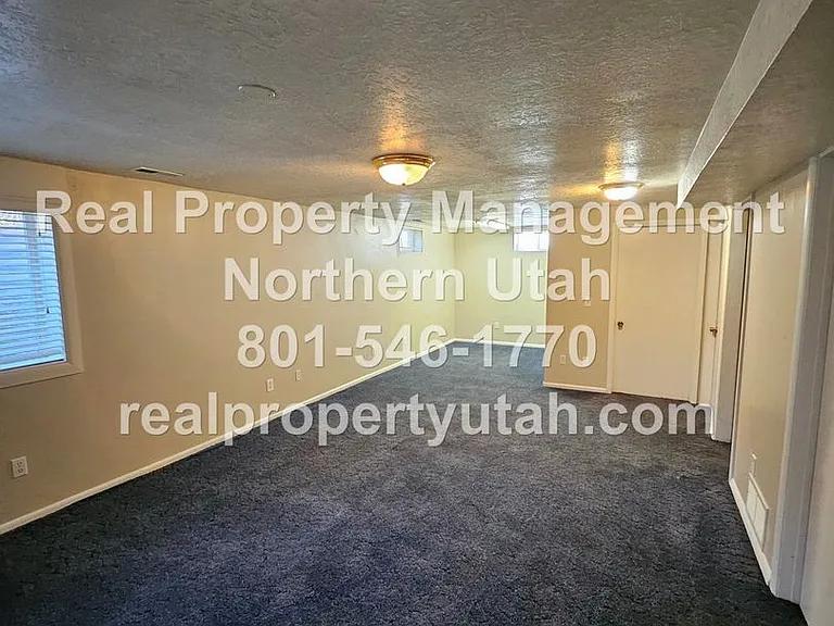 720 Belnap Cir — Photo 15