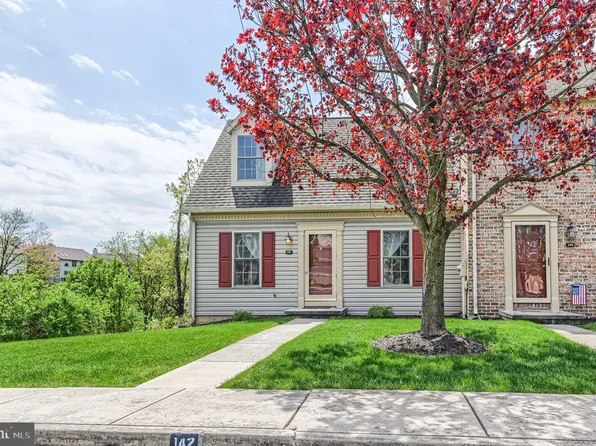 142 Pointe Ridge Dr, York, PA 17402