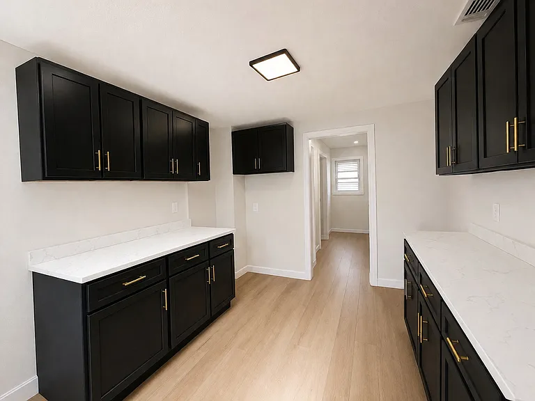 2499 Heard Ave #1 — Photo 6