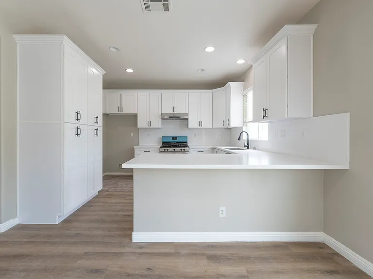 6303 Plum Ave — Photo 2