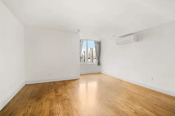 Rented by Compass | media 45