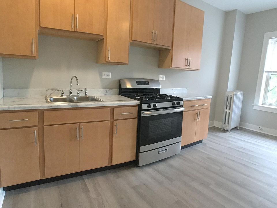 1st image of 1101 W Granville Ave #4