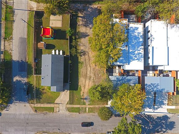 5th image of 4205 Roseland Ave
