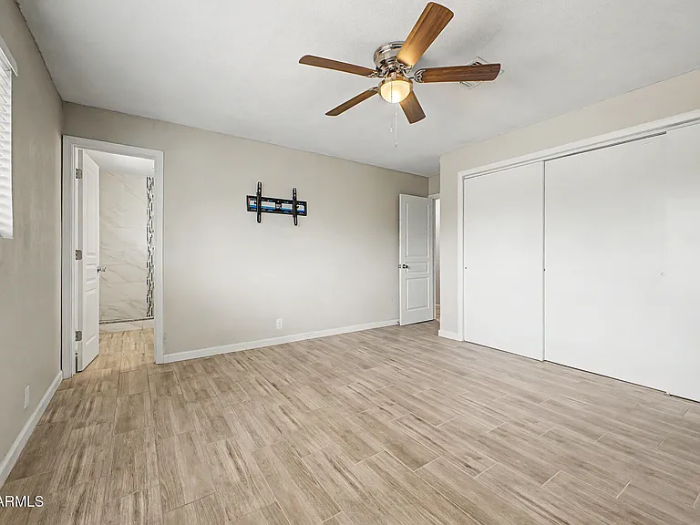 950 E Lilac Dr — Photo 18
