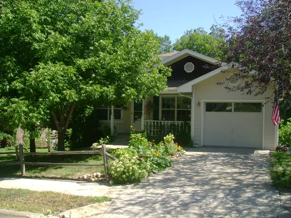 813 A St, Plattsmouth, NE 68048