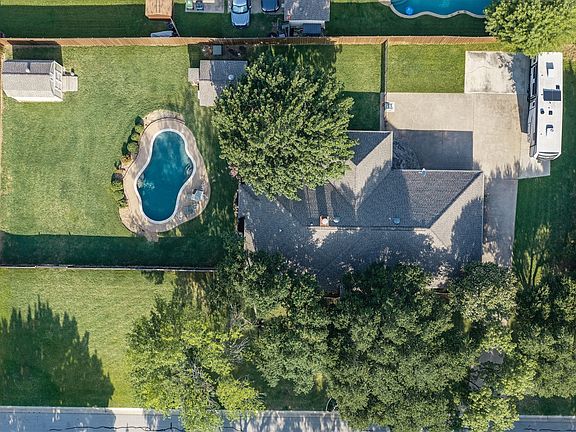 2nd image of 241 Raintree Dr