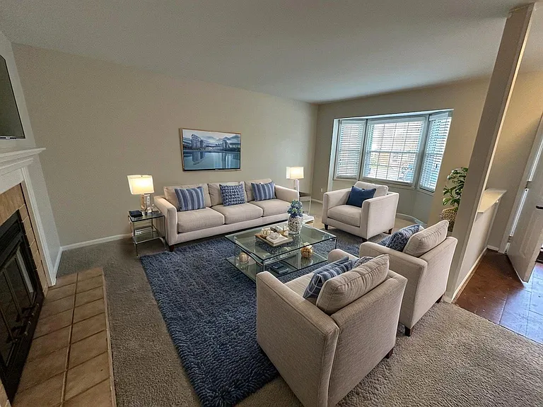9133 Dominion Cir — Photo 2