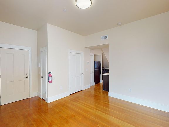2nd image of 100 E Clifton Ave #2