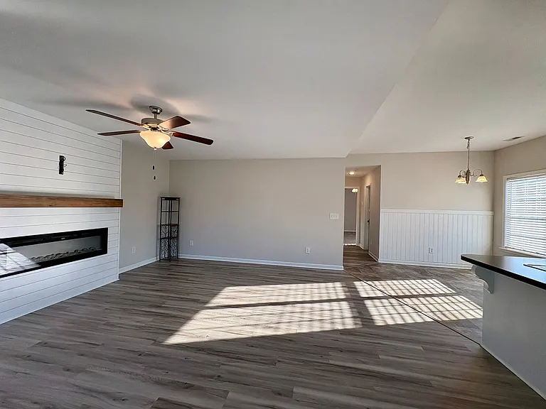 1933 Sapphire Rd — Photo 11