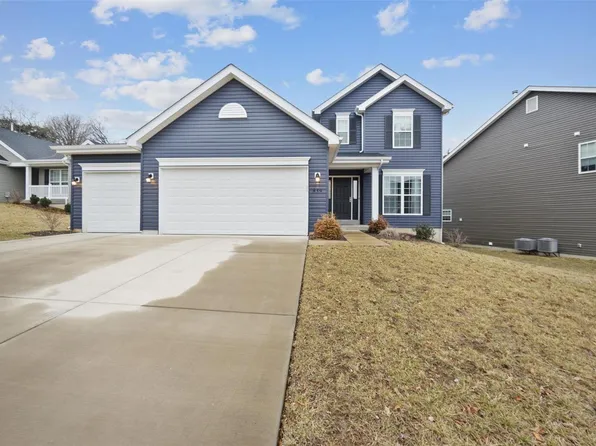 859 Summit Bluff Ct, Fenton, MO 63026